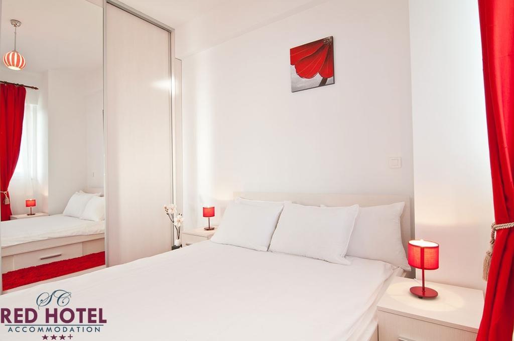 Red Hotel Accommodation Cluj-Napoca Exterior photo